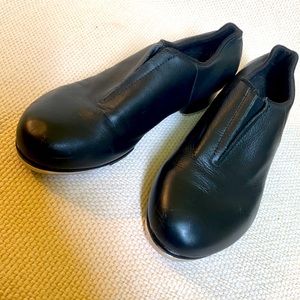 born magpie bootie